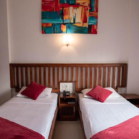 קולומבו Port View City Hotel מראה חיצוני תמונה